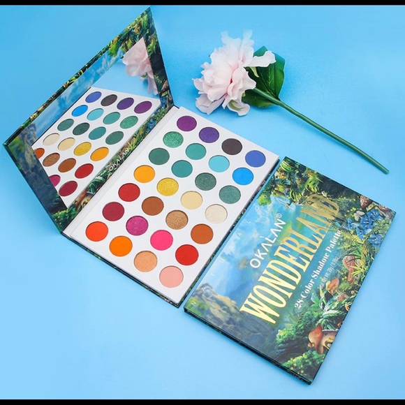 WONDERLAND 28-COLOR SHADOW PALETTE - Picture 4 of 4
